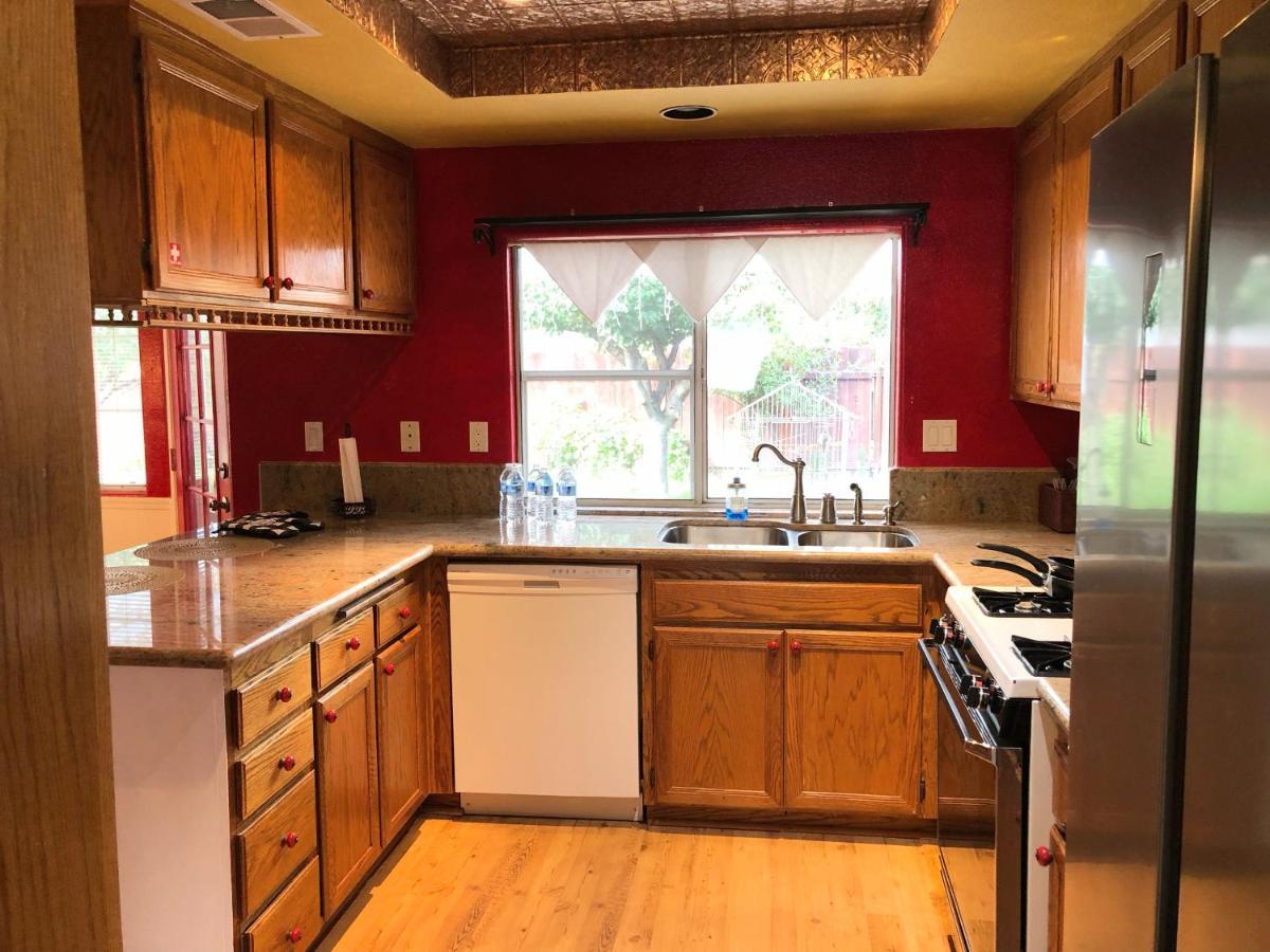 Vineyard Vista Suite With Tv And Private Bathroom هيميت المظهر الخارجي الصورة